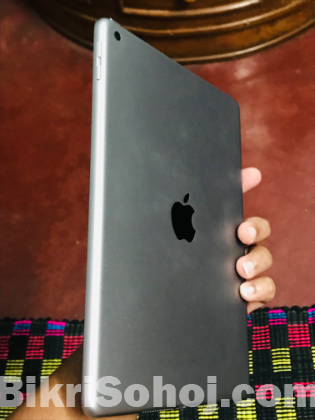 iPad 6th Generation 2018 Model WiFi USA Variant 32GB